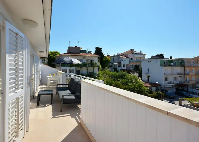 Apartment Bacvice Near The Beach
