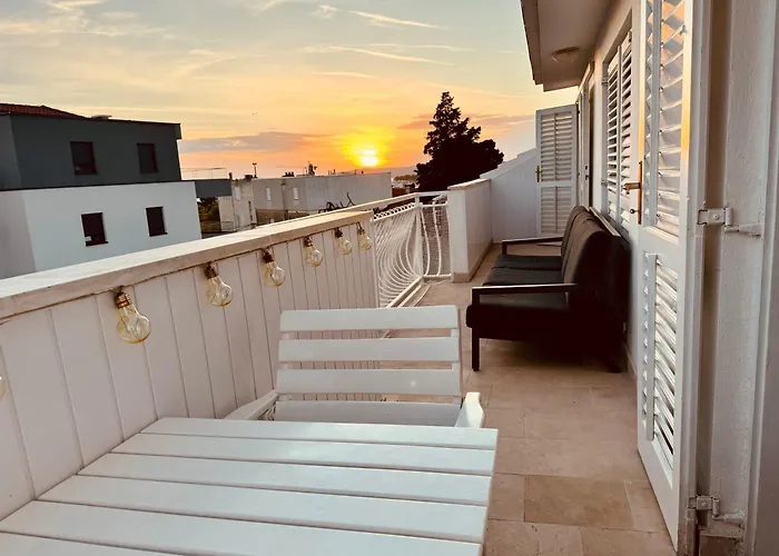 Apartment Bacvice Near The Beach