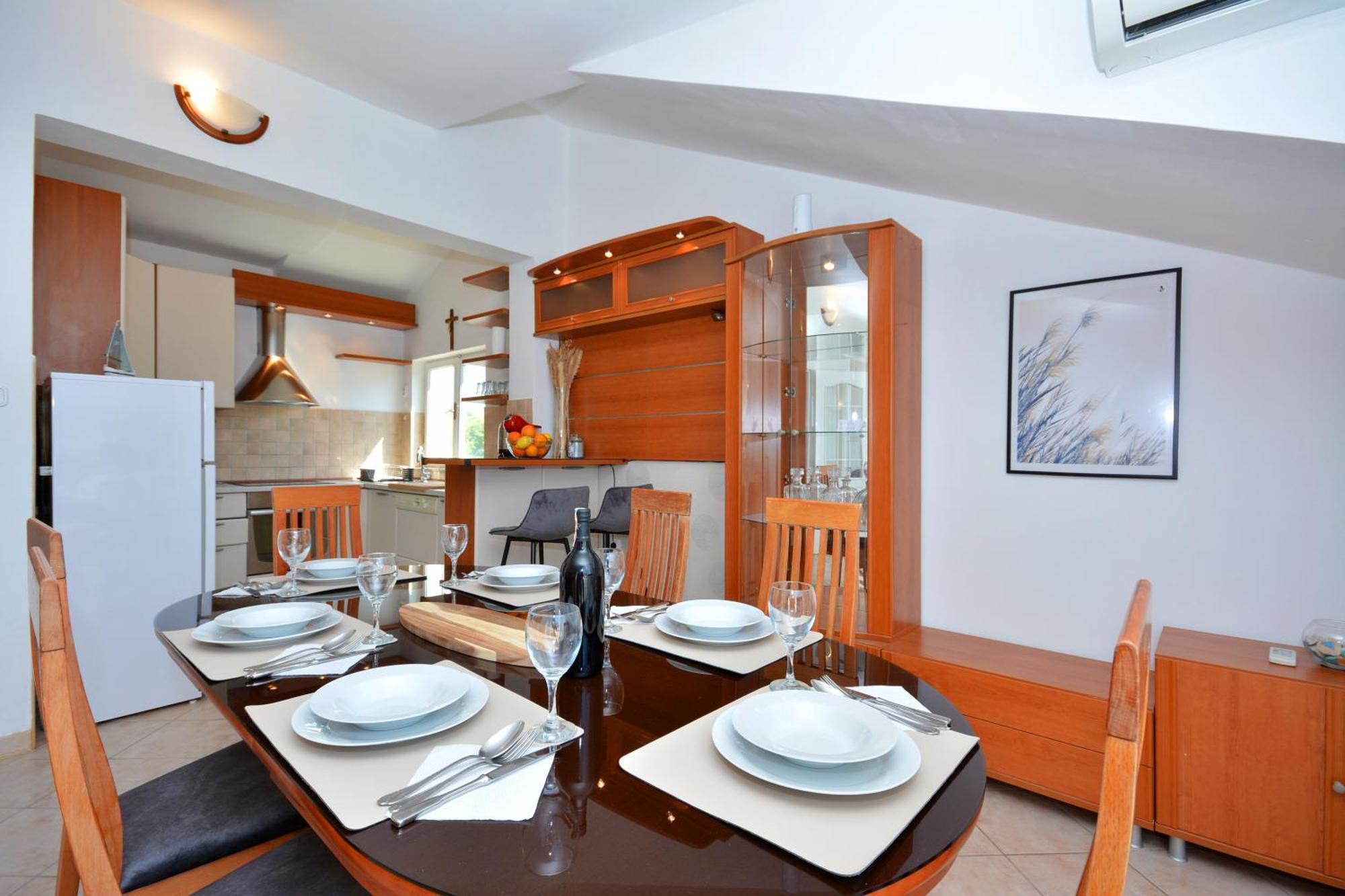 Apartman Bacvice Near The